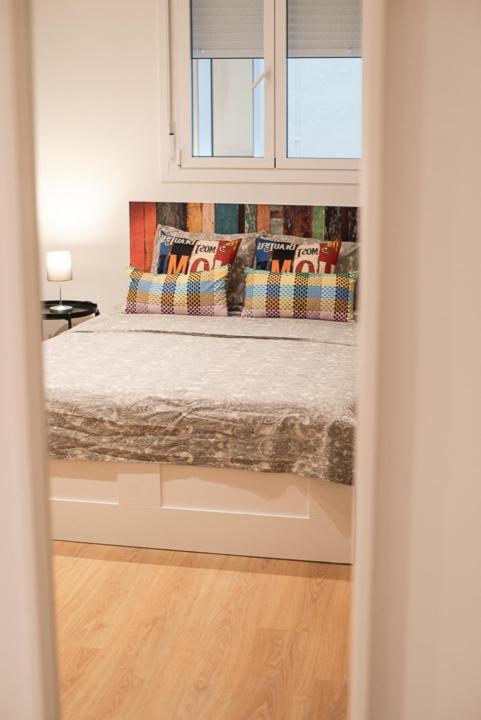 By Universitat Private Rooms Барселона Екстериор снимка