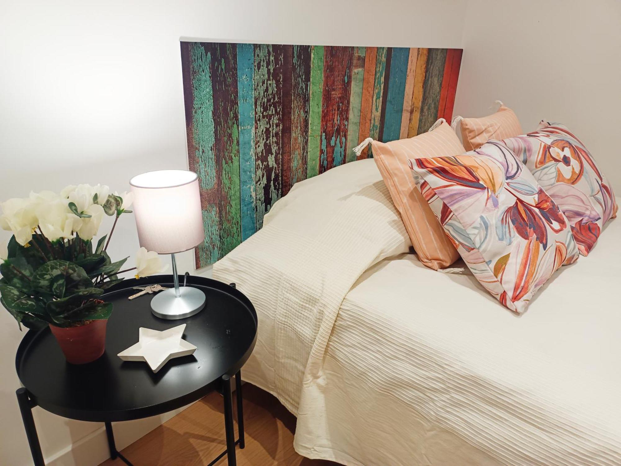 By Universitat Private Rooms Барселона Екстериор снимка