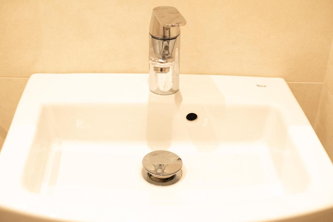 By Universitat Private Rooms Барселона Екстериор снимка