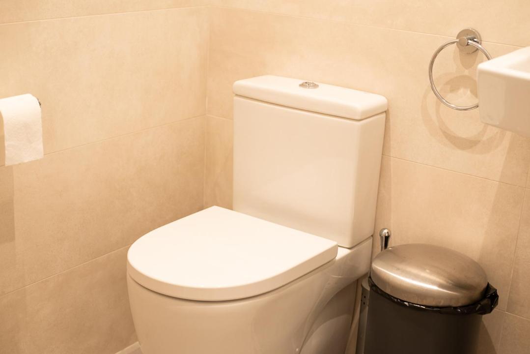 By Universitat Private Rooms Барселона Екстериор снимка